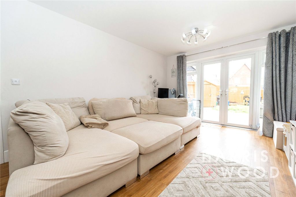 Property photo 2 of 19 Picture No. 18