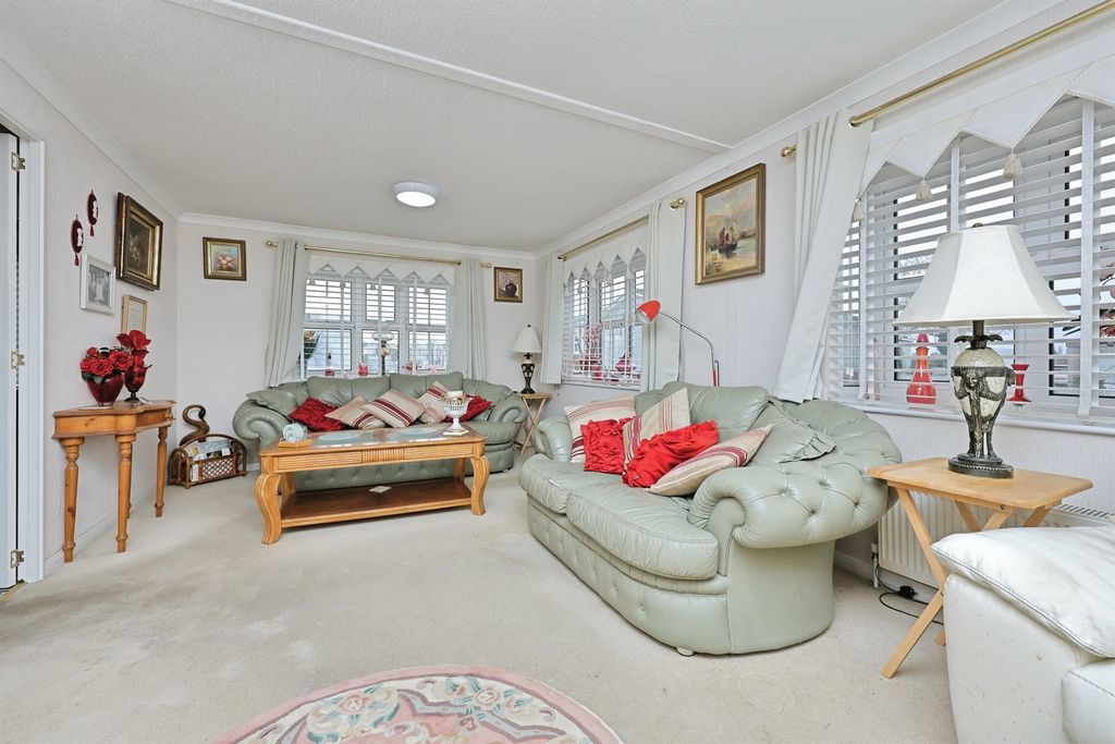 Property photo 3 of 21