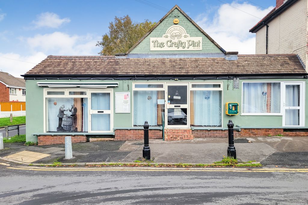 Property photo 3 of 4 6 8 &amp; 10 Wassell Road, Halesowen, B63 4Ju