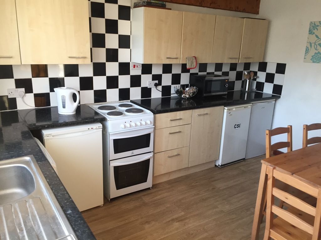 Property photo 2 of 17 Bright, Practical Kitchen With Checkerboard Tiled ...