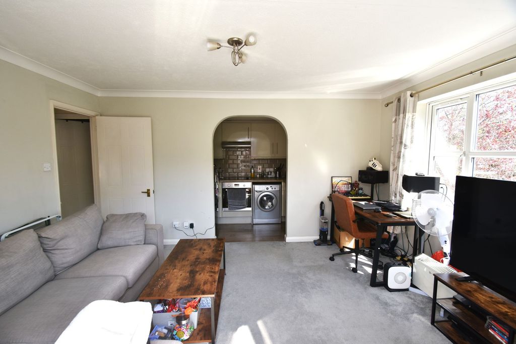 Property photo 2 of 6