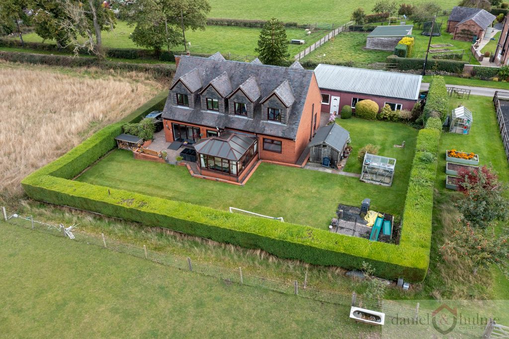 Property photo 2 of 54 Kingsley-81