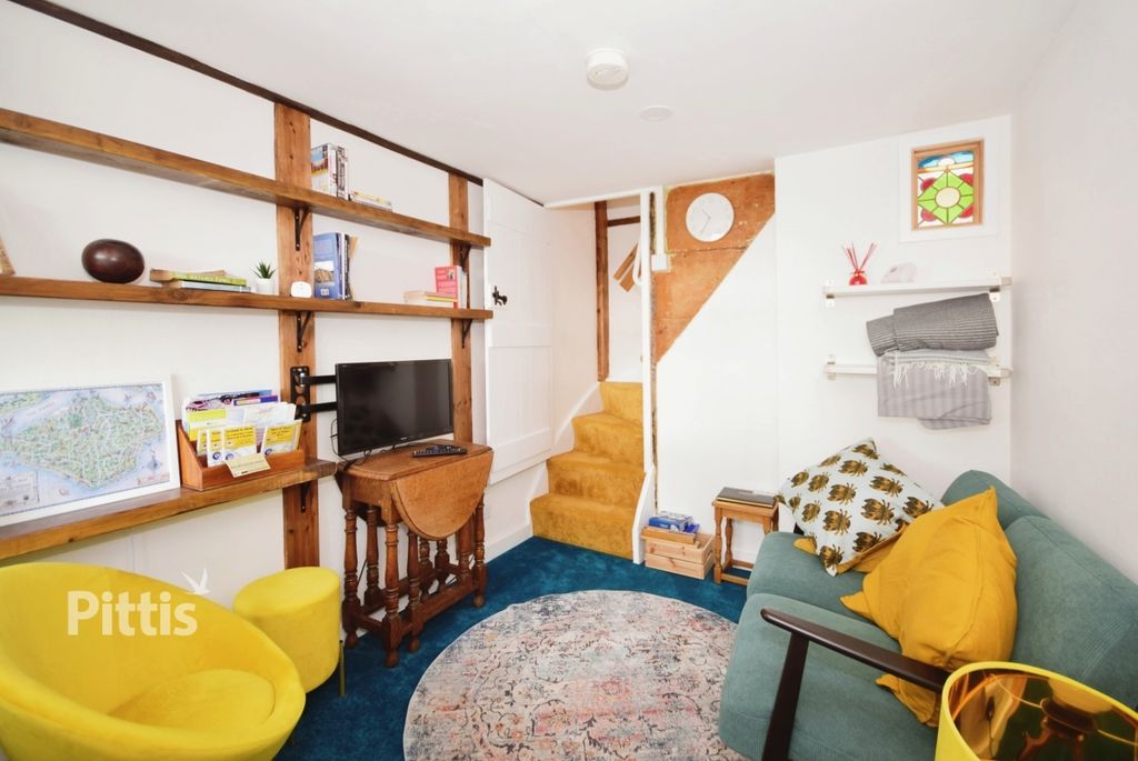 Property photo 2 of 13