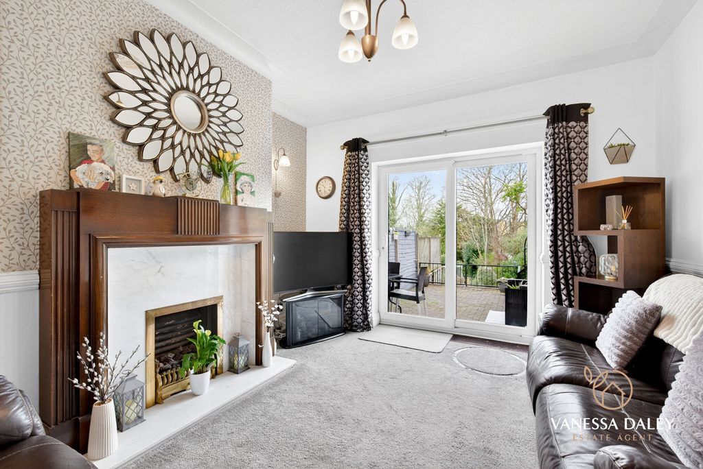 Property photo 2 of 43