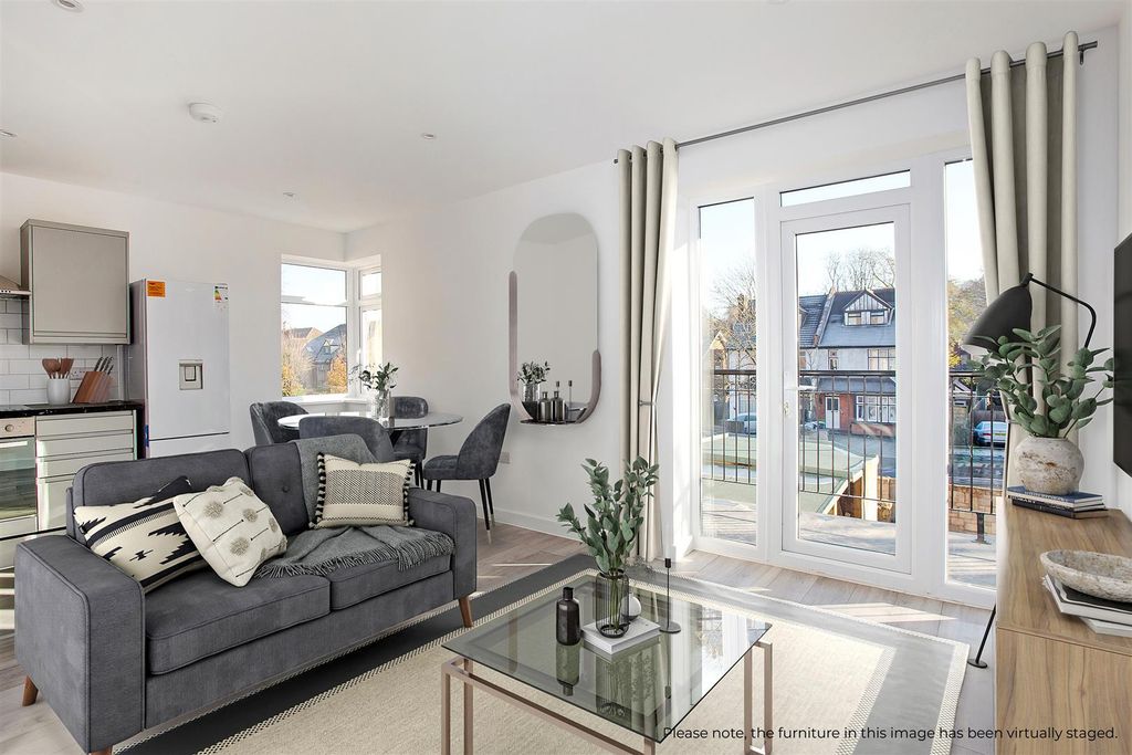 Property photo 2 of 6 72 Brighton Road 310910  (8)-F Vs.Jpg