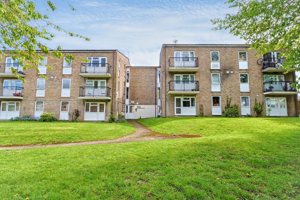 Property photo 1 of 12 34 Coles Place, Chard, Ta20 2BA