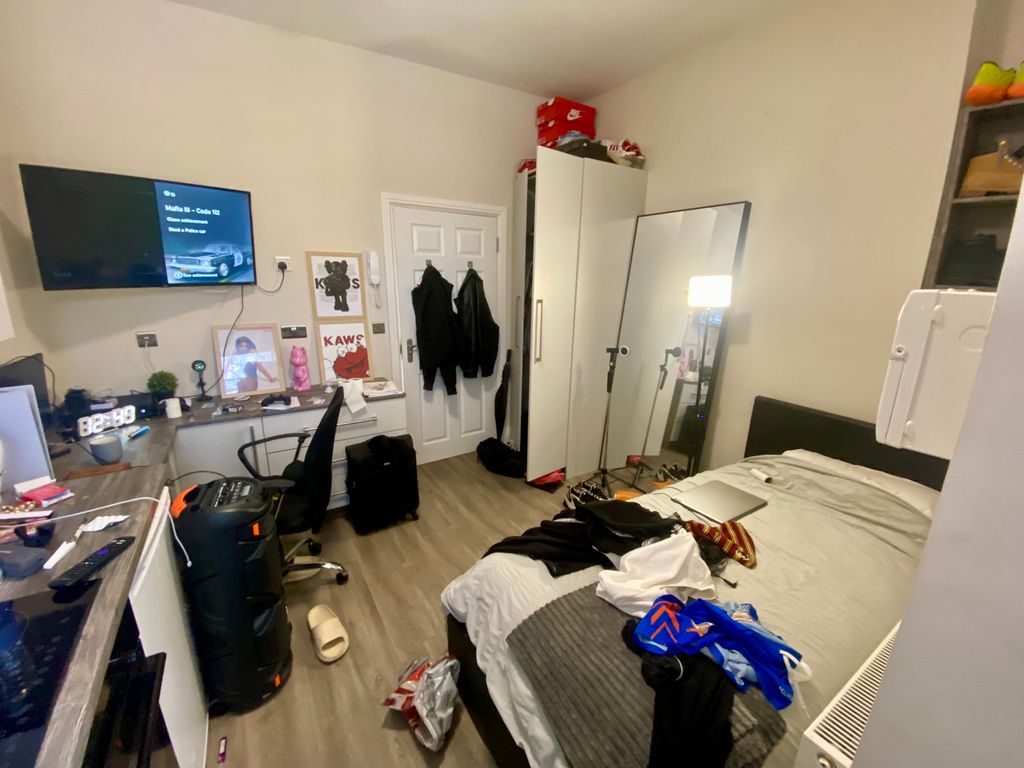 Property photo 1 of 3