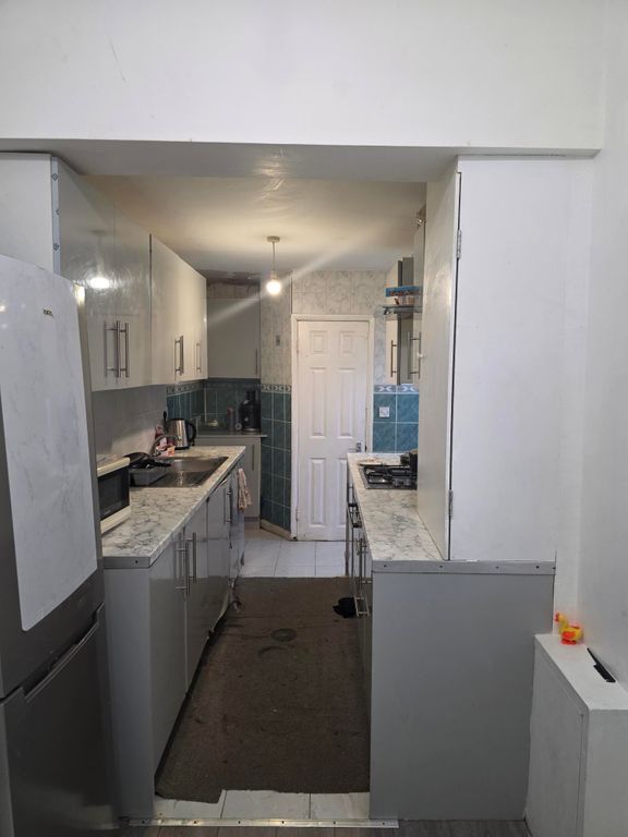 Property photo 2 of 6