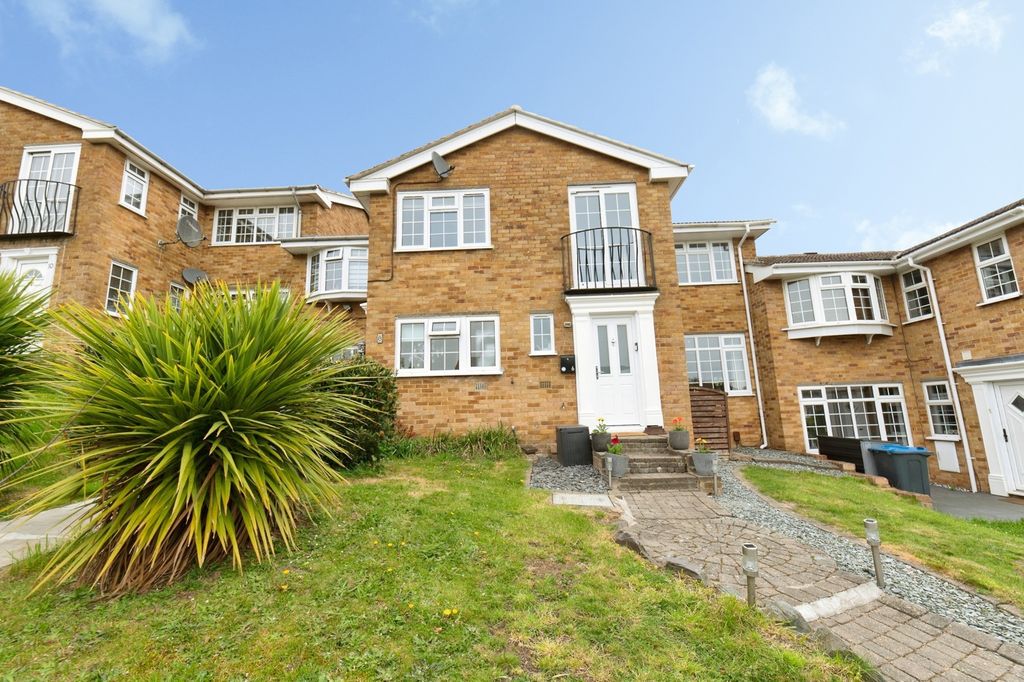 Property photo 1 of 16 Front