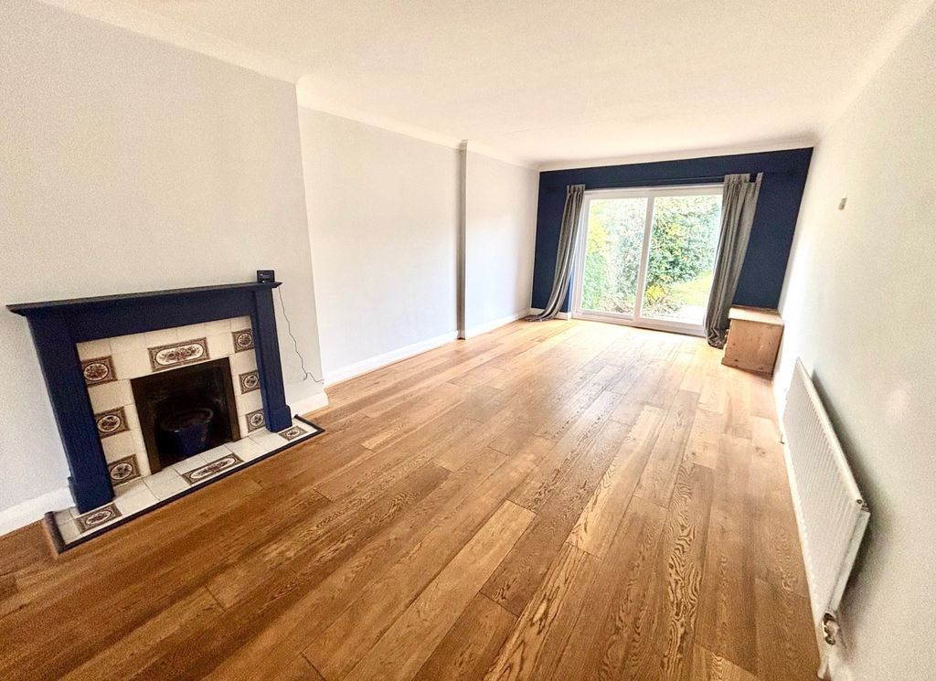 Property photo 3 of 14 Dining