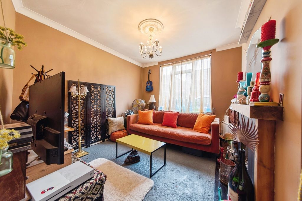 Property photo 3 of 15 Pbox-Img.Jpg