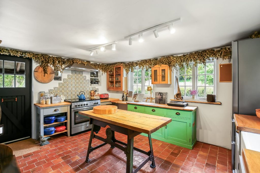 Property photo 2 of 14 Picture No. 31