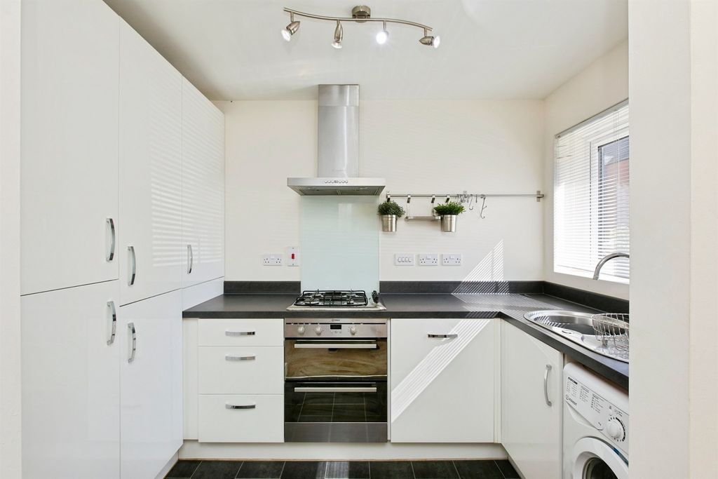 Property photo 2 of 12