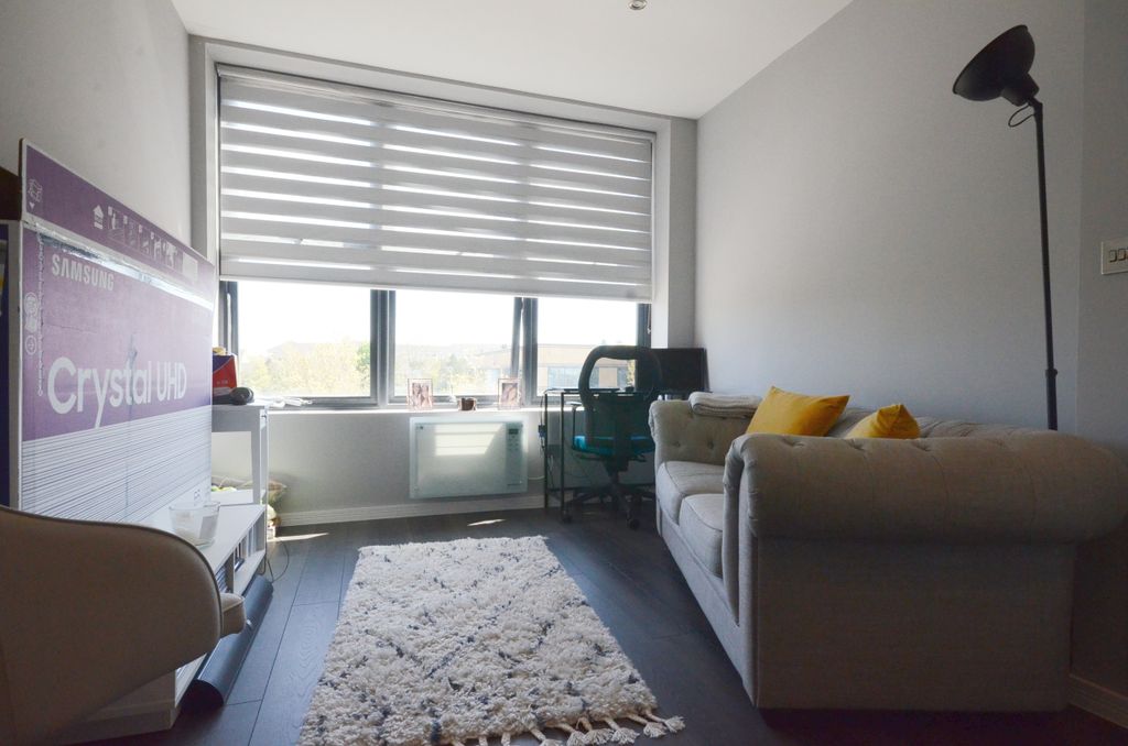 Property photo 3 of 6 LV1