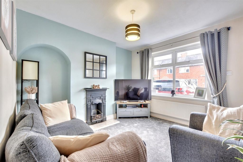 Property photo 2 of 19 Living Room