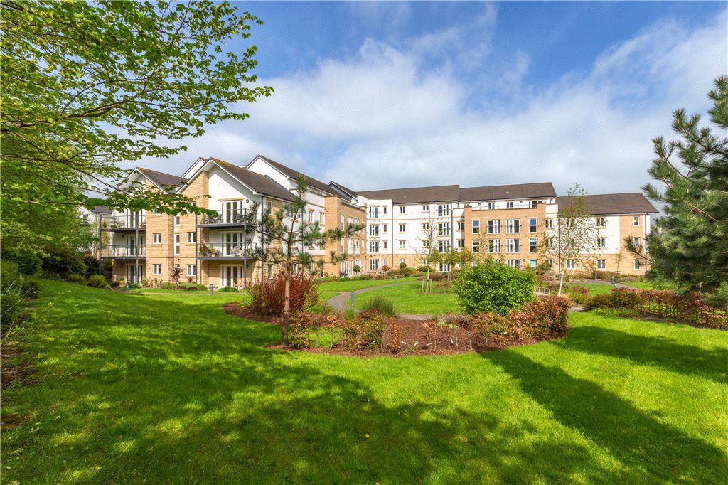 Property photo 2 of 10 Chesterton Court