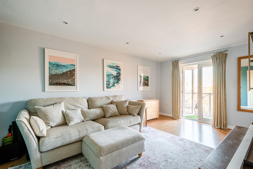 Property photo 2 of 8