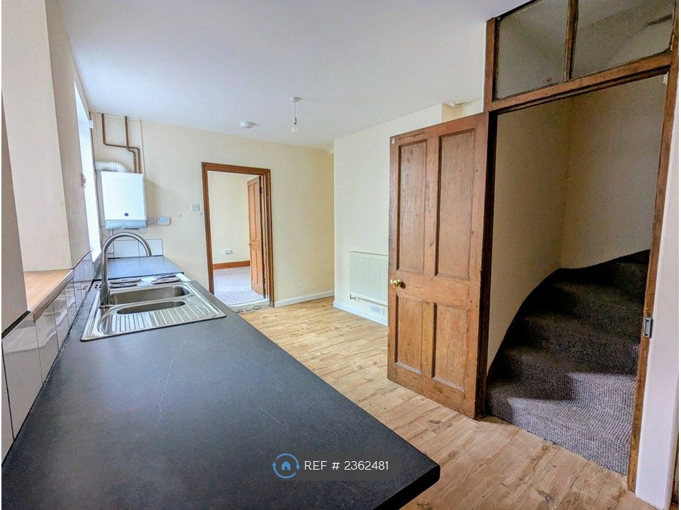 Property photo 1 of 7 Kitchen