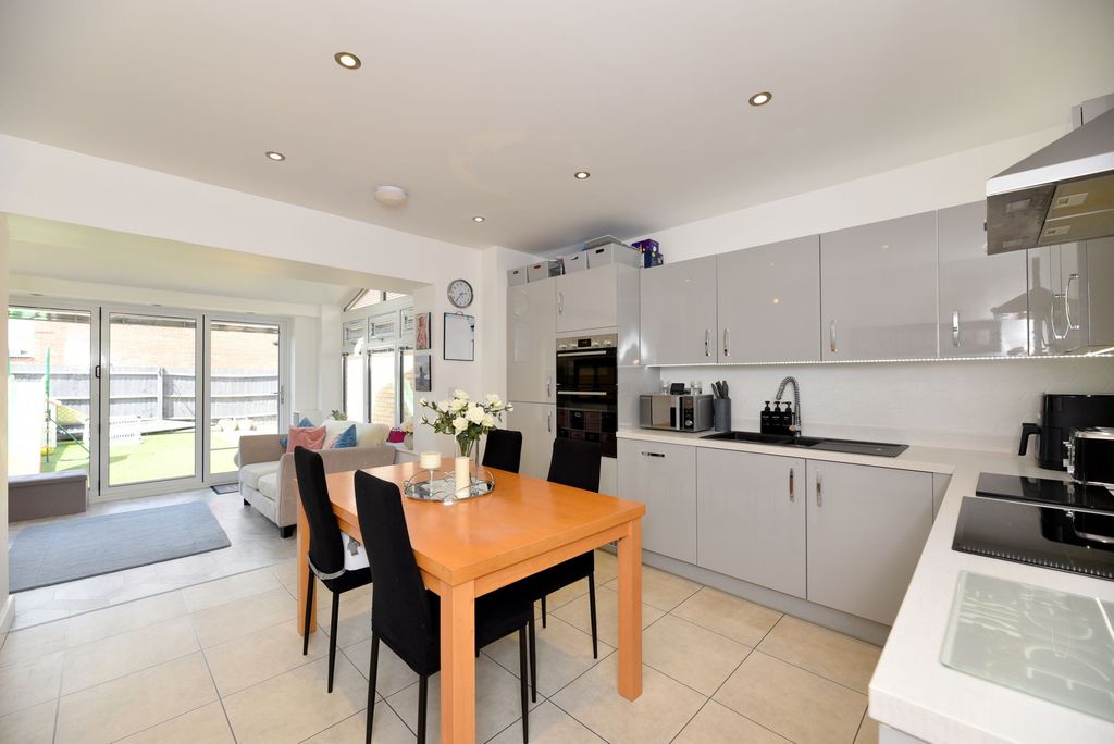 Additional image 4 of 3 bed semi-detached house for saleGale Drive, Biggleswade SG18