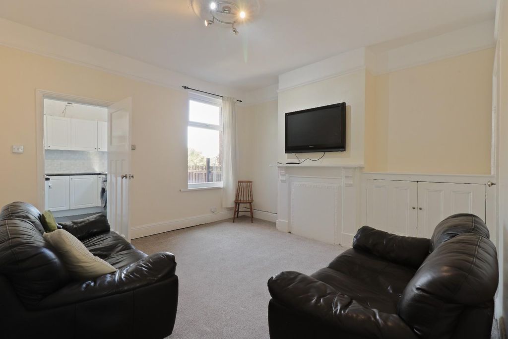 Property photo 3 of 30 Dining Room