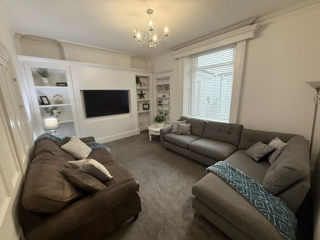 Property photo 2 of 25