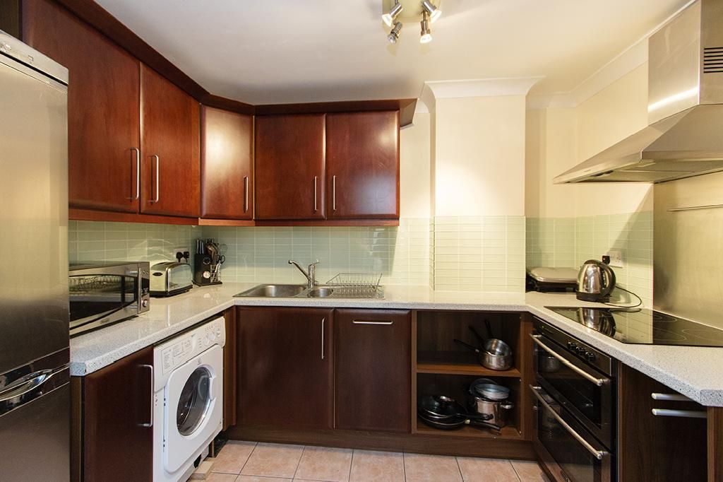 Property photo 2 of 9 Kitchen