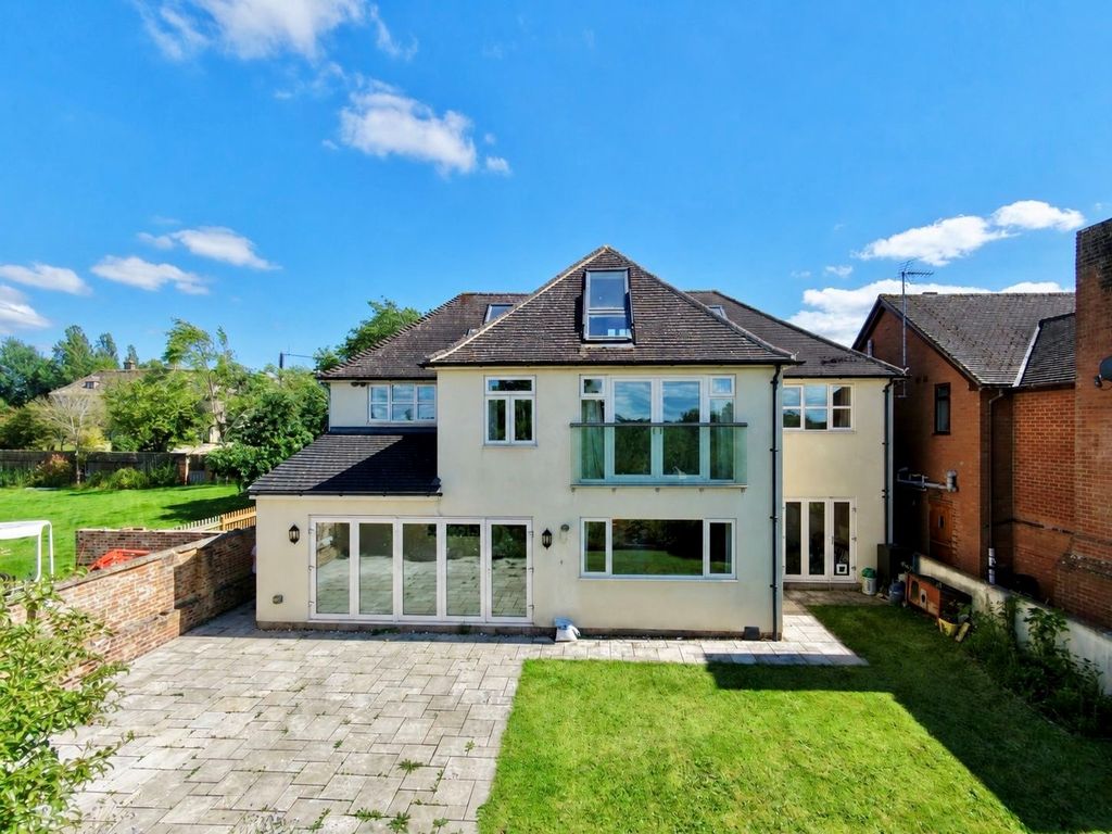 Property photo 2 of 28 v1