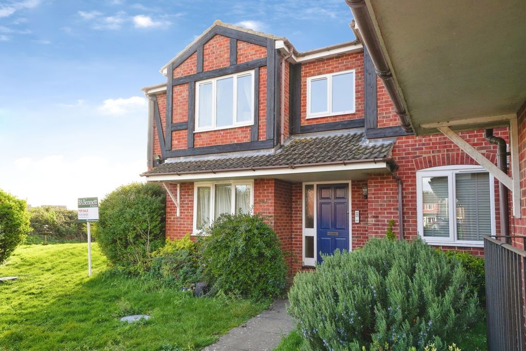 Property photo 1 of 12 Front