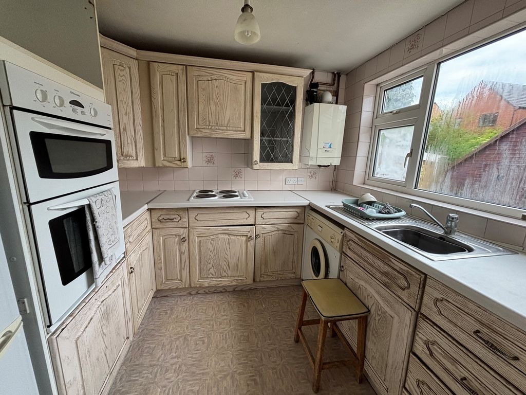 Property photo 3 of 8 Photo 2