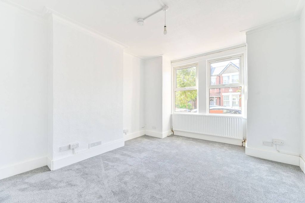 Property photo 1 of 9