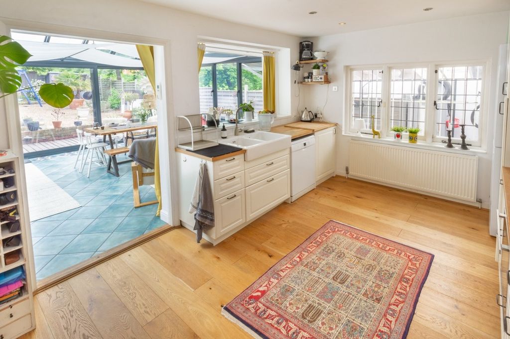 Property photo 3 of 21 Picture No. 17