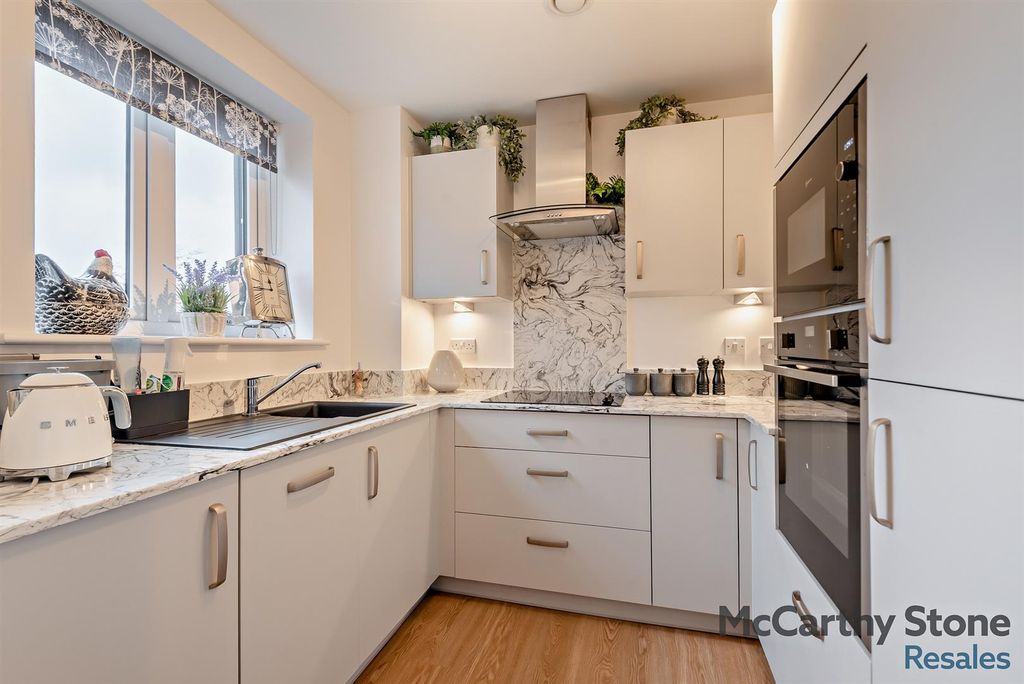 Property photo 2 of 24 8670447-Interior14-800.Jpg