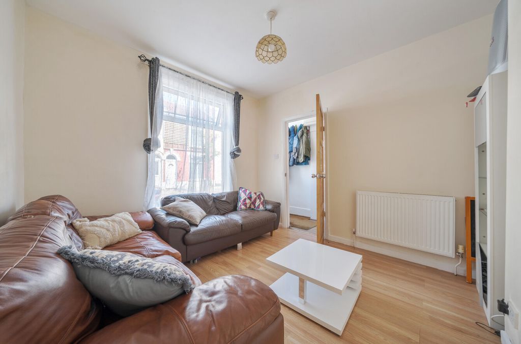 Property photo 2 of 12 1488504-1-6A551E6...