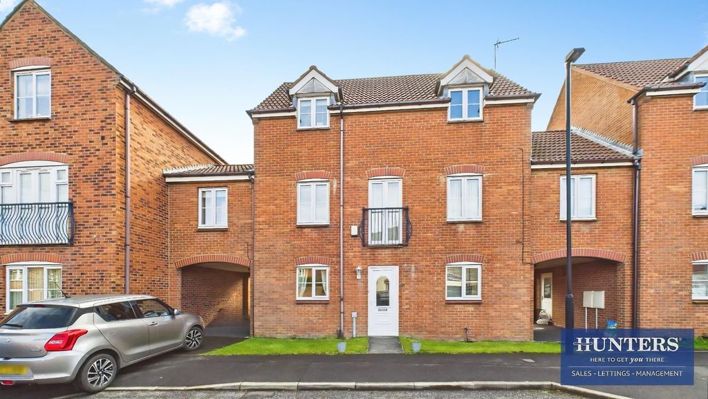 Property photo 1 of 19 External