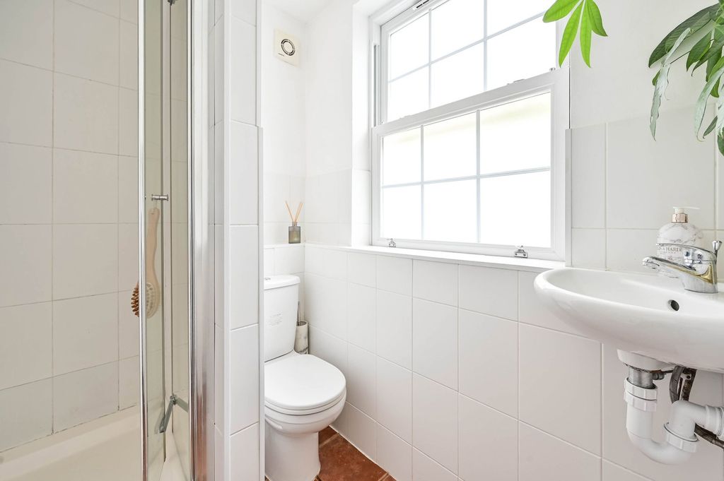 Additional image 20 of 2 bed maisonette for saleWaterden Road, Guildford GU1