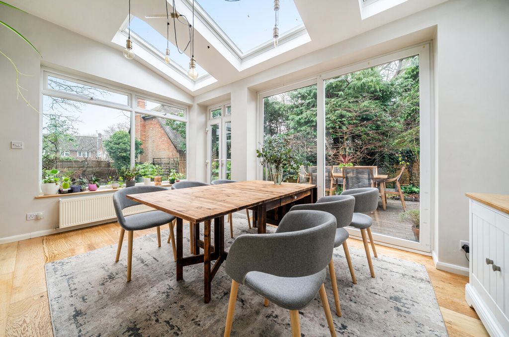 Property photo 2 of 20 1397267-6-696E1Cf...