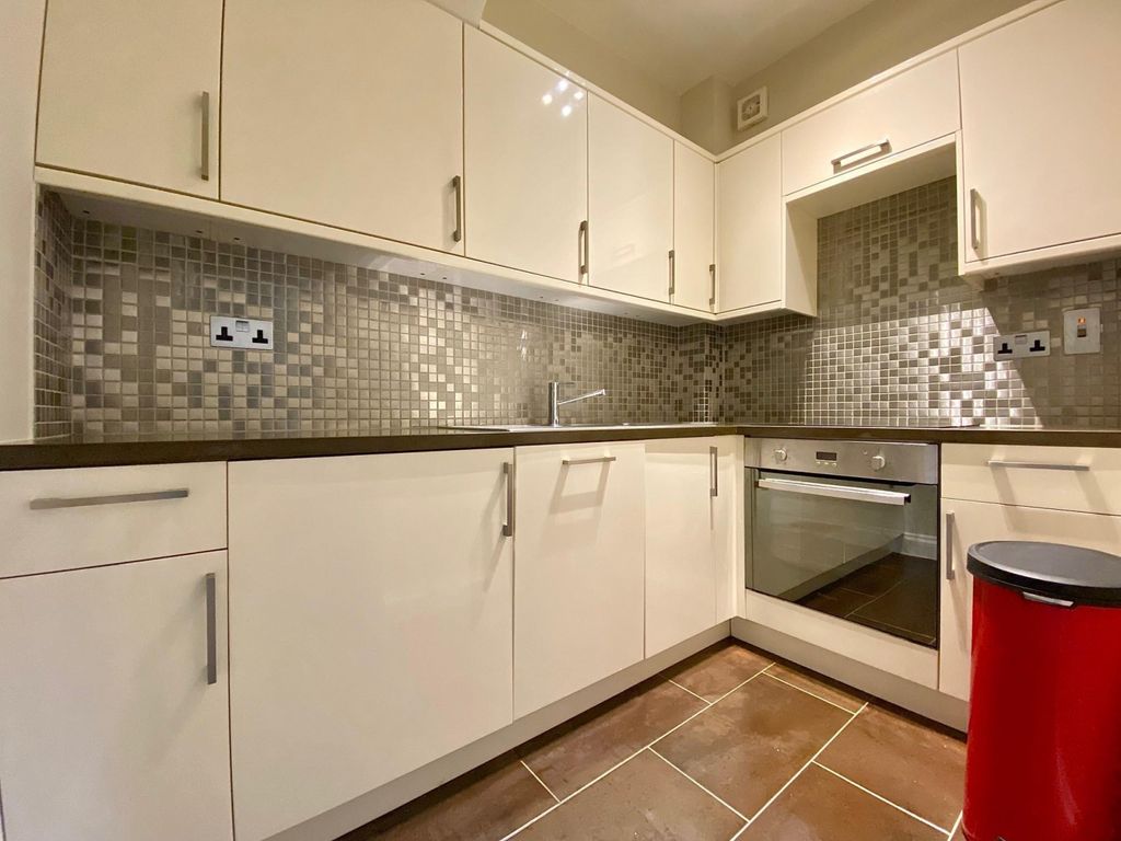 Property photo 2 of 8 Kitchen