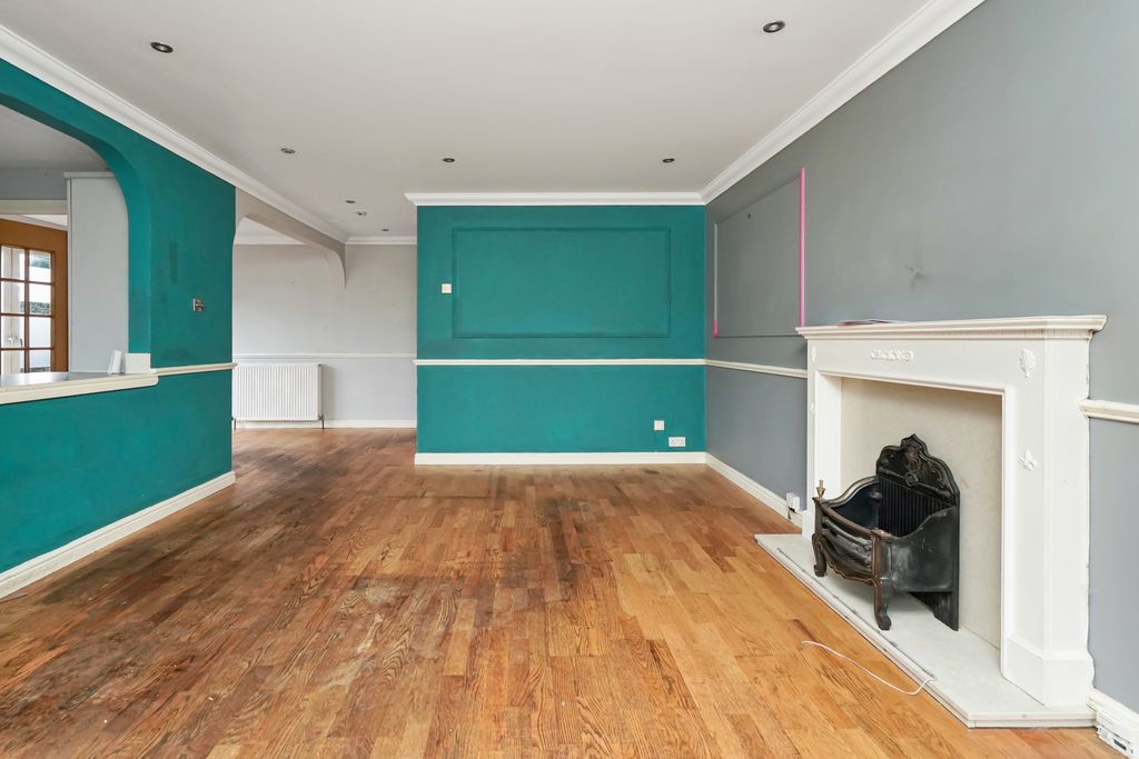 Property photo 3 of 15 Property Image 4