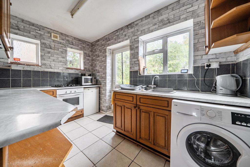 Property photo 3 of 14 Kitchen