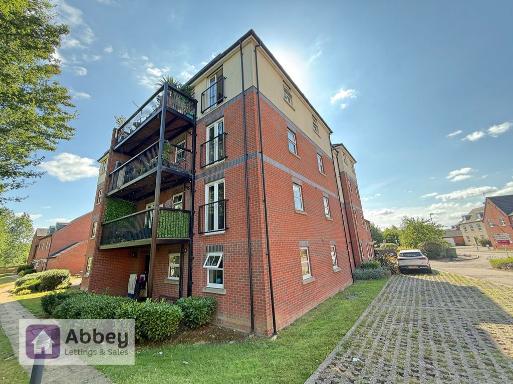 Property photo 2 of 8 Apartment Block