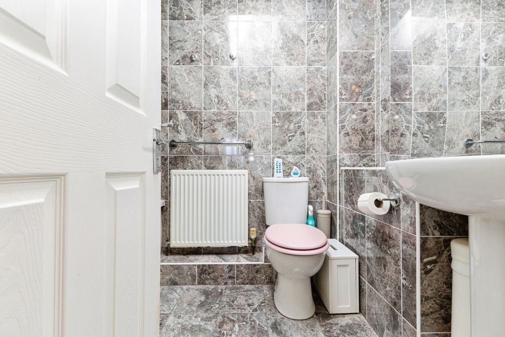 Additional image 8 of 3 bed terraced house for saleHuish Close, Highbridge TA9