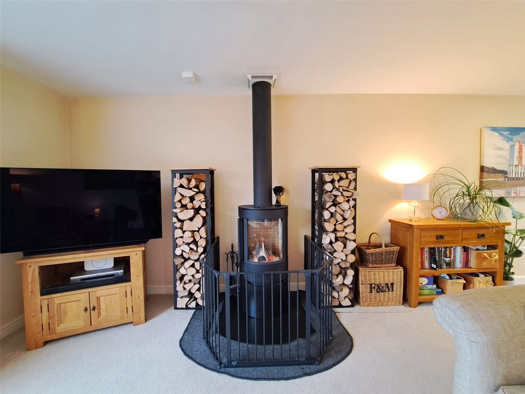 Property photo 3 of 27 Picture No. 23