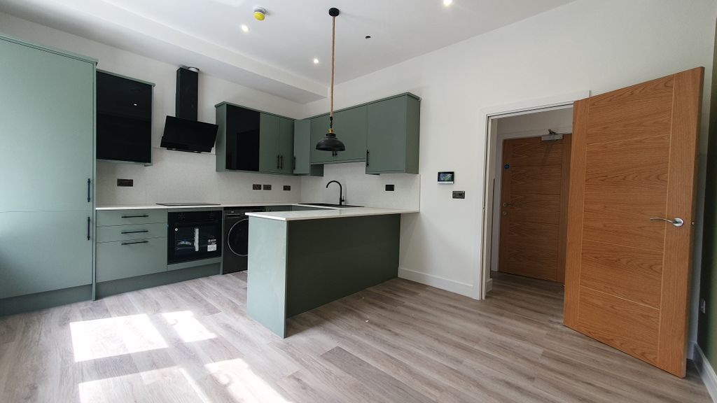 Property photo 1 of 11 2 Bedroom Duplex Flat To Rent