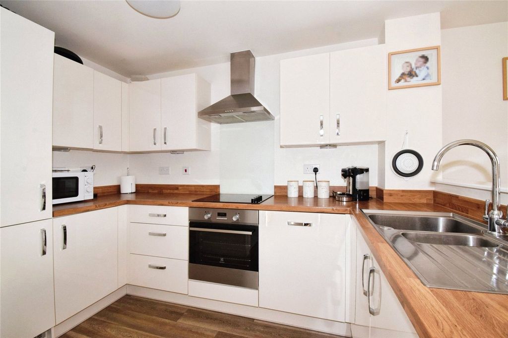 Property photo 3 of 20 Kitchen Diner