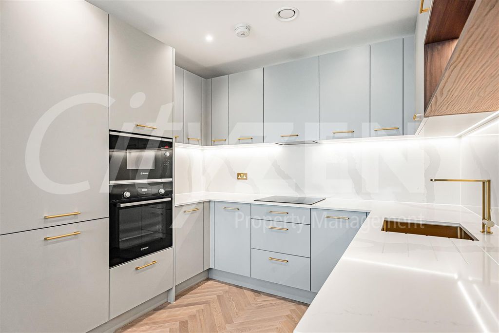 Property photo 3 of 29 Kitchen