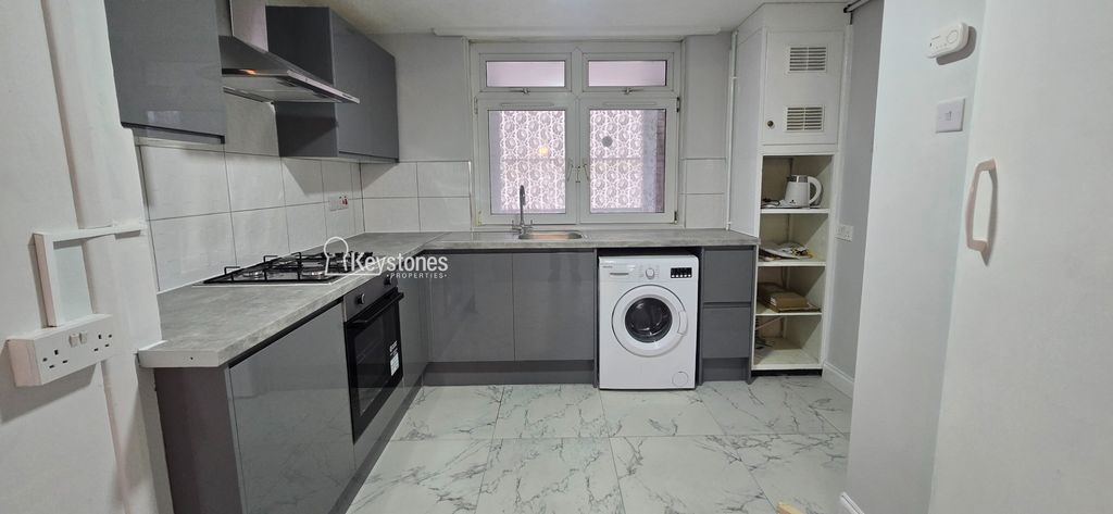 Property photo 2 of 18 Photo 3