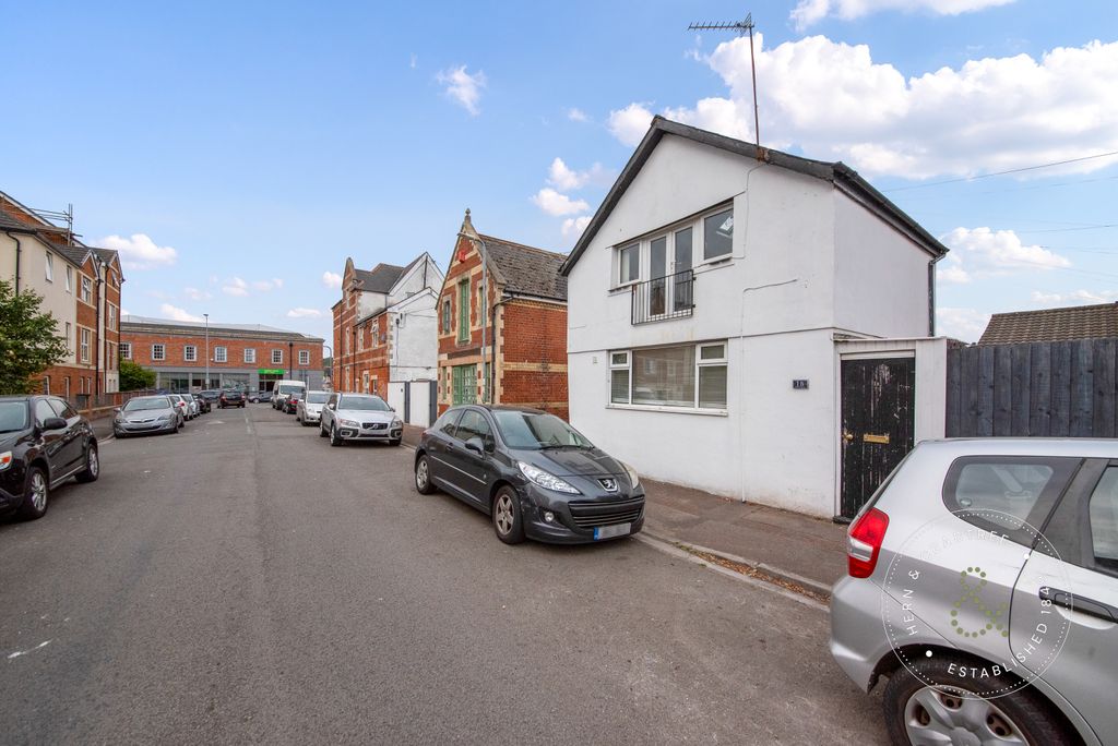 Property photo 2 of 15