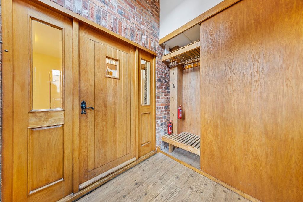 Property photo 2 of 53