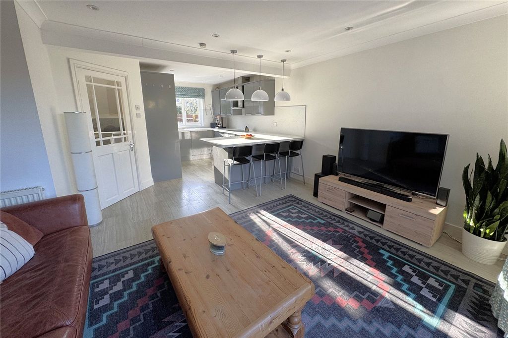 Property photo 2 of 18 Picture No. 10