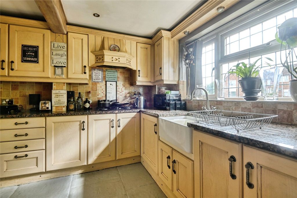Property photo 2 of 18 Picture No. 40